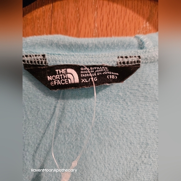 Girls North Face Jacket - Picture 5 of 6